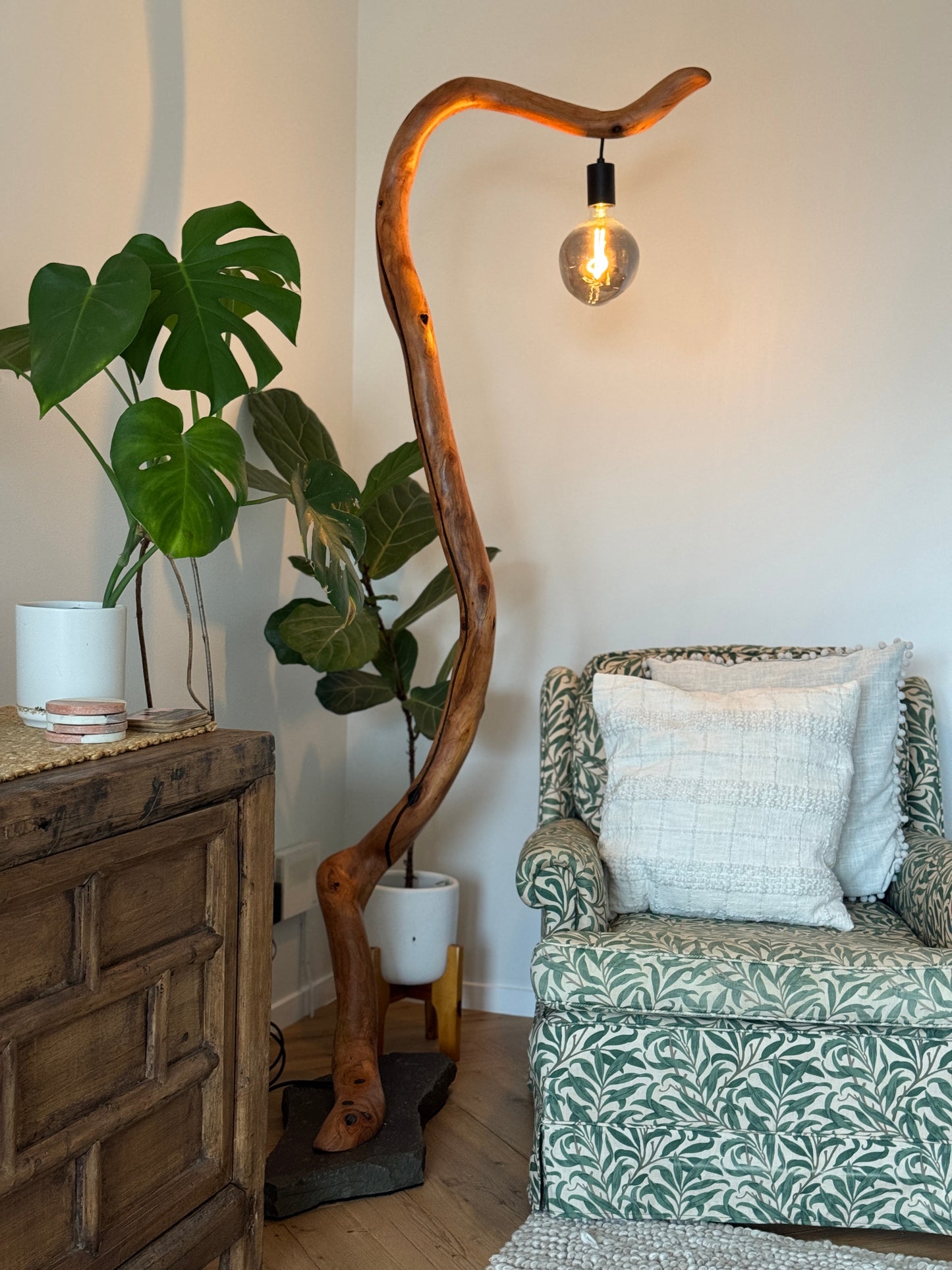 Lamp for Charlie and Hanna 2025