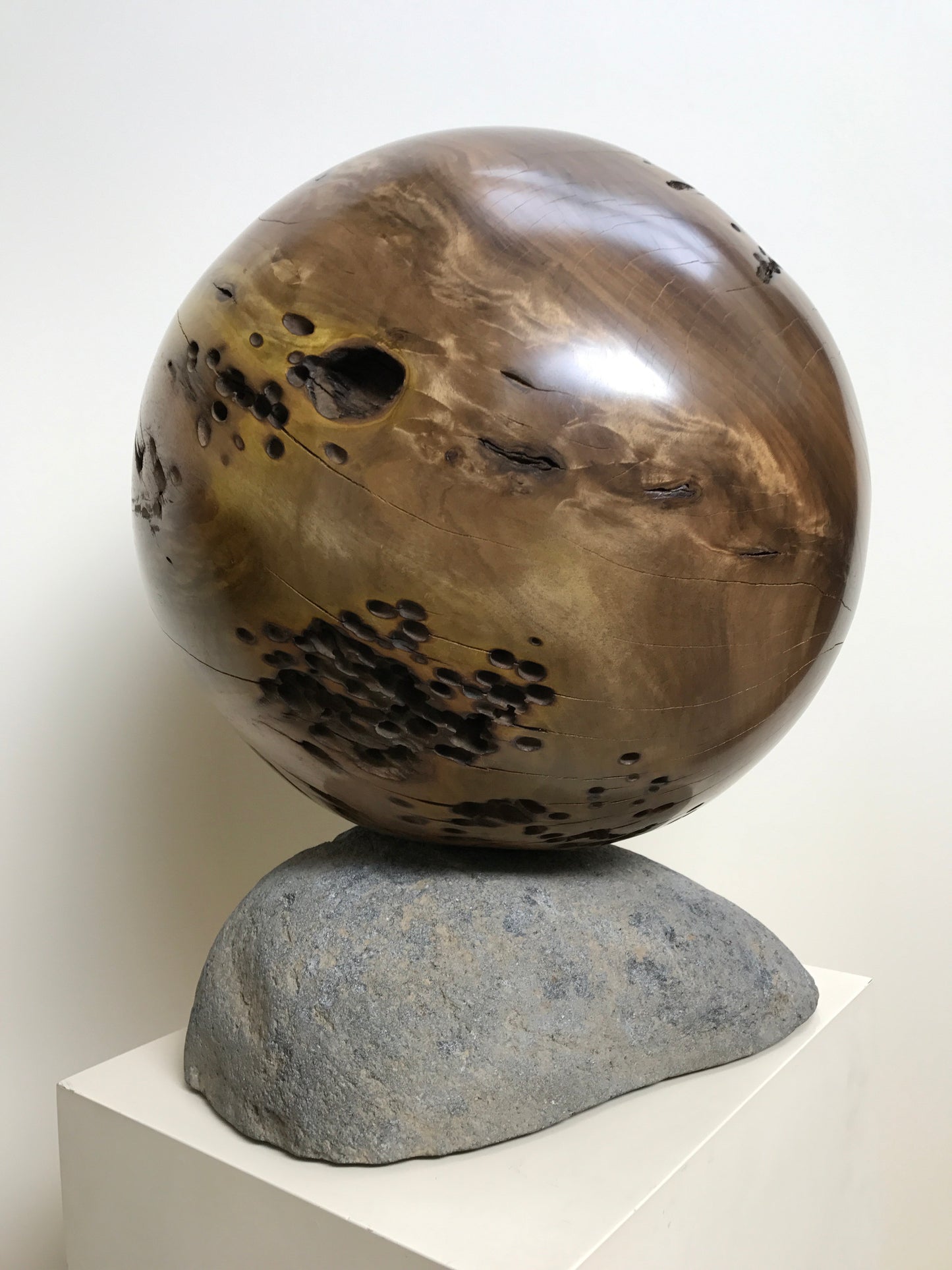 "Globe" 2017